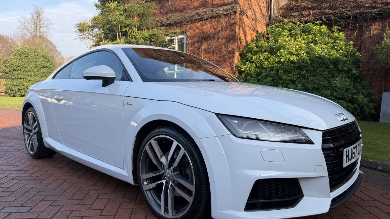 AUDI TT 1.8 TFSI S line